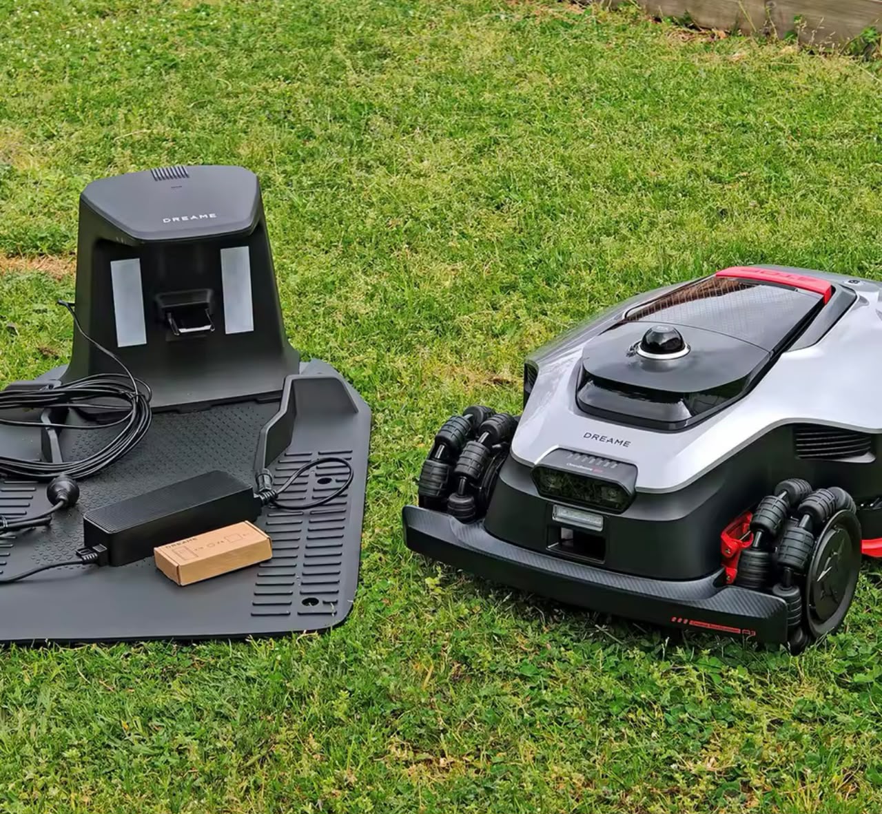 Robot Wheel - Gloednieuwe DRE-AME A3 AWD Pro robotmaaier,